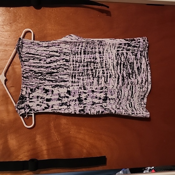 Top - Picture 2 of 2